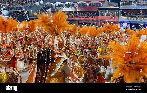 ¡El Carnaval de Luz! Convirtiendo Río en un Espectáculo Vibrante con Ludmilla